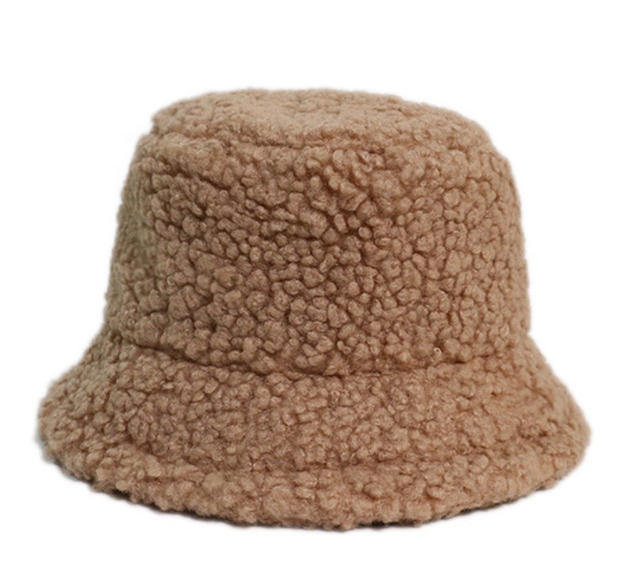 зимняя шапка-ведро