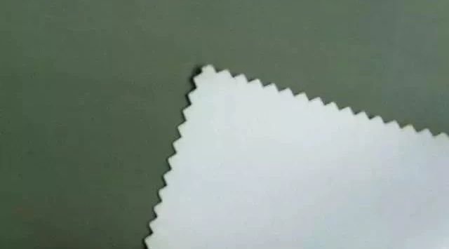 Белое клеевое покрытие из полиуретана