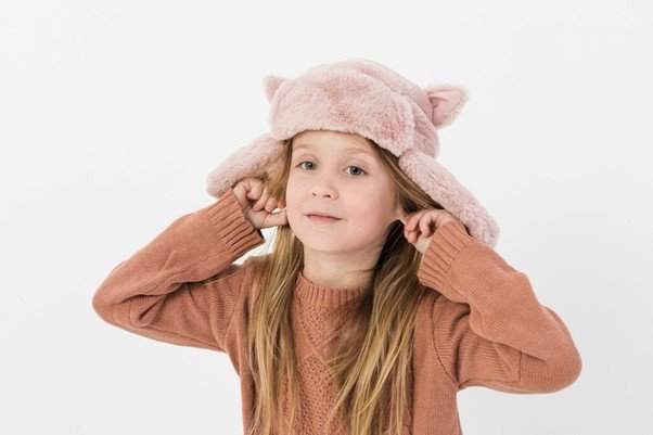 Varför ditt barn behöver en hatt i höst och vinter - Toppval för 2024